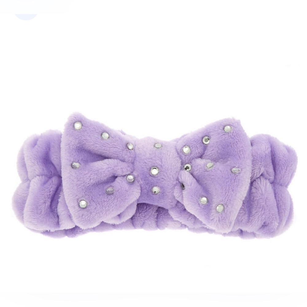 Cute plush spa bow headband for makeup/skincare application
